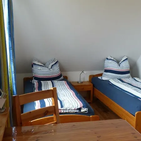 Ferienwohnung 2, Neuendorf - Hiddensee Apartment *